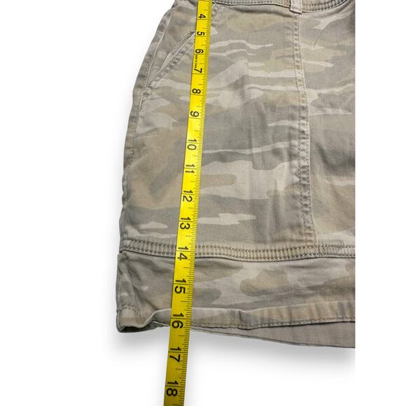 Express High Rise Stretch Camo Mini Skirt Size 12 - Picture 7 of 7